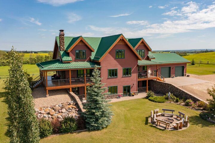 Property Photo: 41115 Range Road 272 AB T4L 2N1