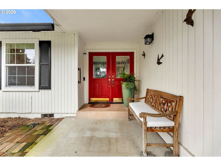 Property Photo:  1613 SE Manor Ave  WA 98683 