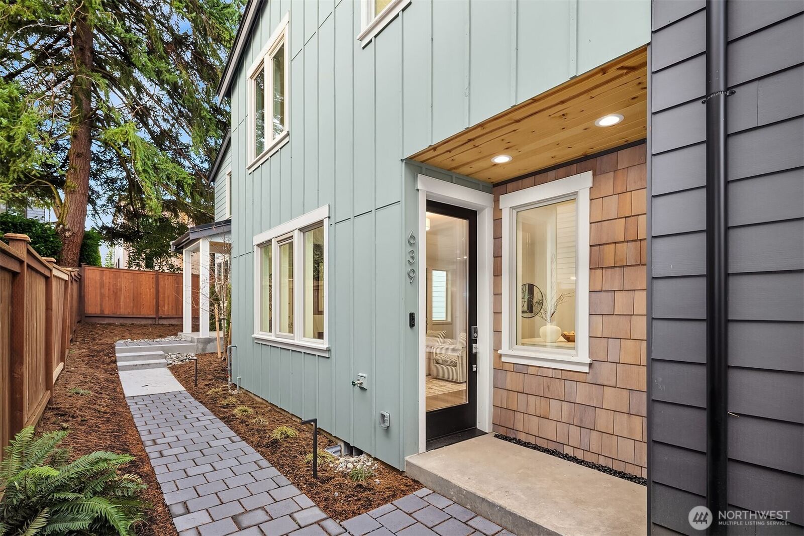 Property Photo: 639 18th Avenue W WA 98033