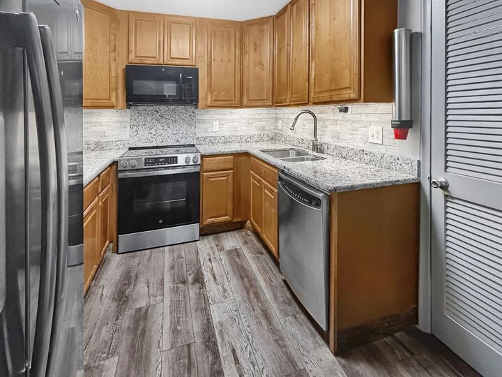 Property Photo: 4208 N Landar Drive FL 33463