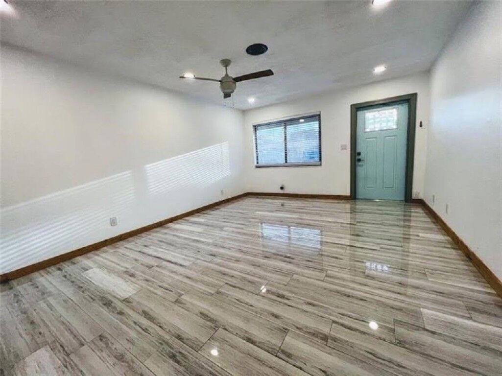 Property Photo:  2626 NE 10th Terrace 1  FL 33334 