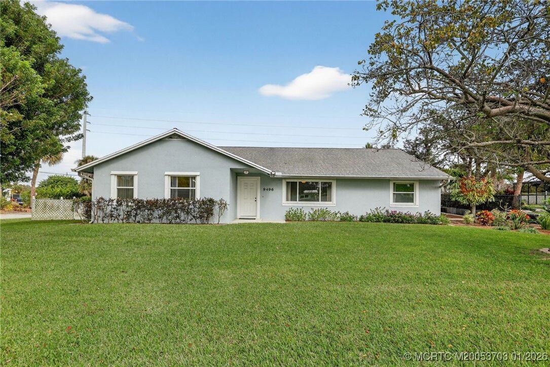 Property Photo: 9496 SE Park Street FL 33455