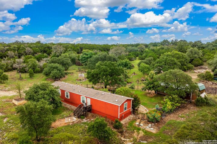 Property Photo: 125 Teague TX 78028