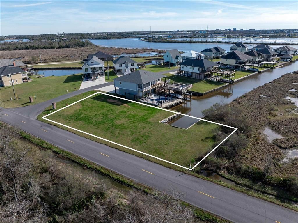 Property Photo: 1991 Riviera Drive LA 70669