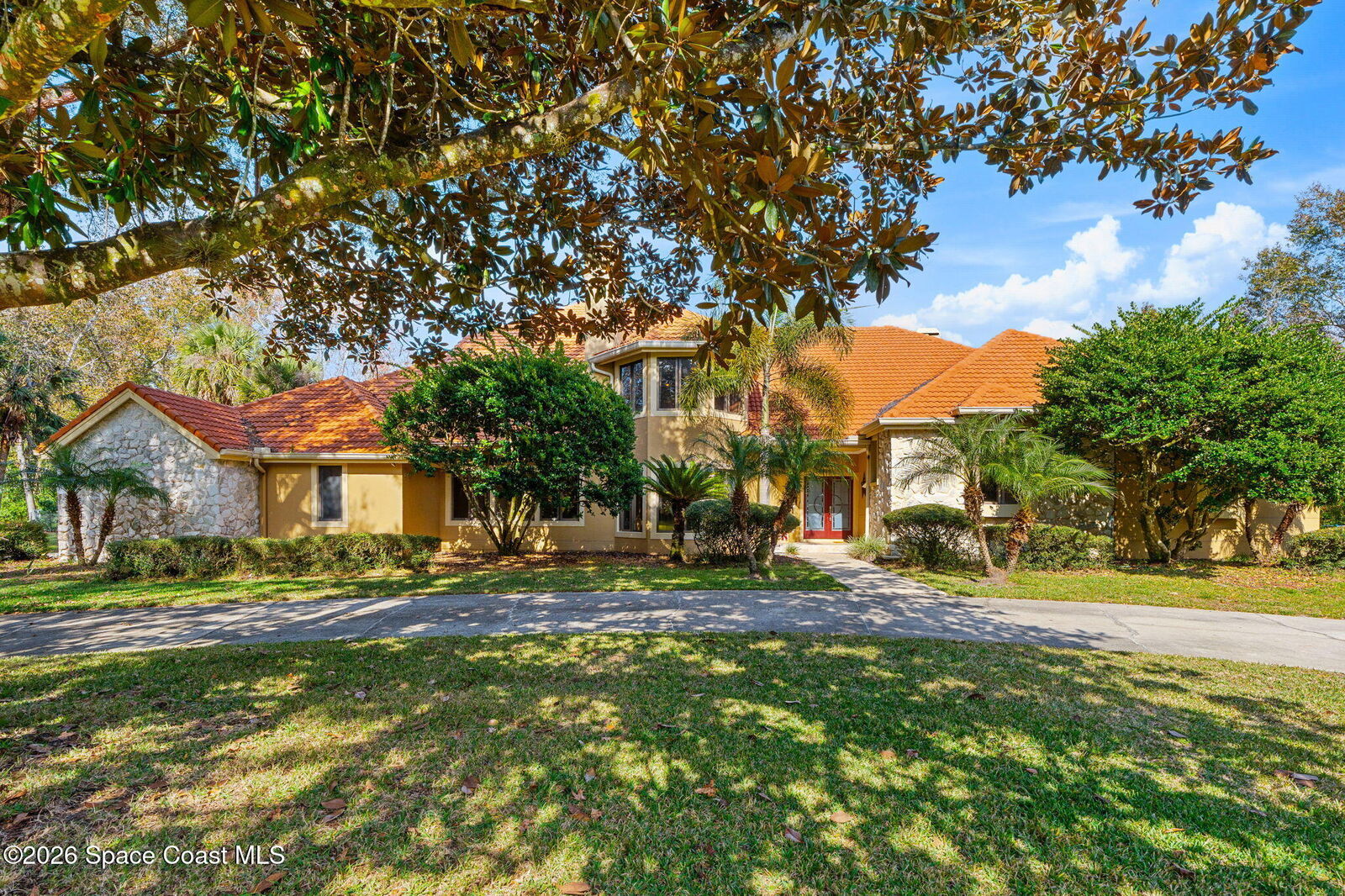 Property Photo:  2212 Smoketree Court  FL 32779 