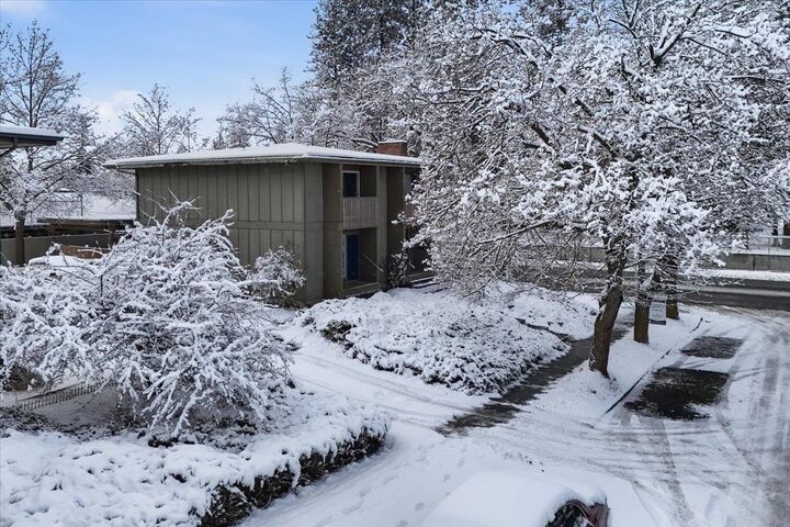 Property Photo:  606 E 36th Ave  WA 99203 