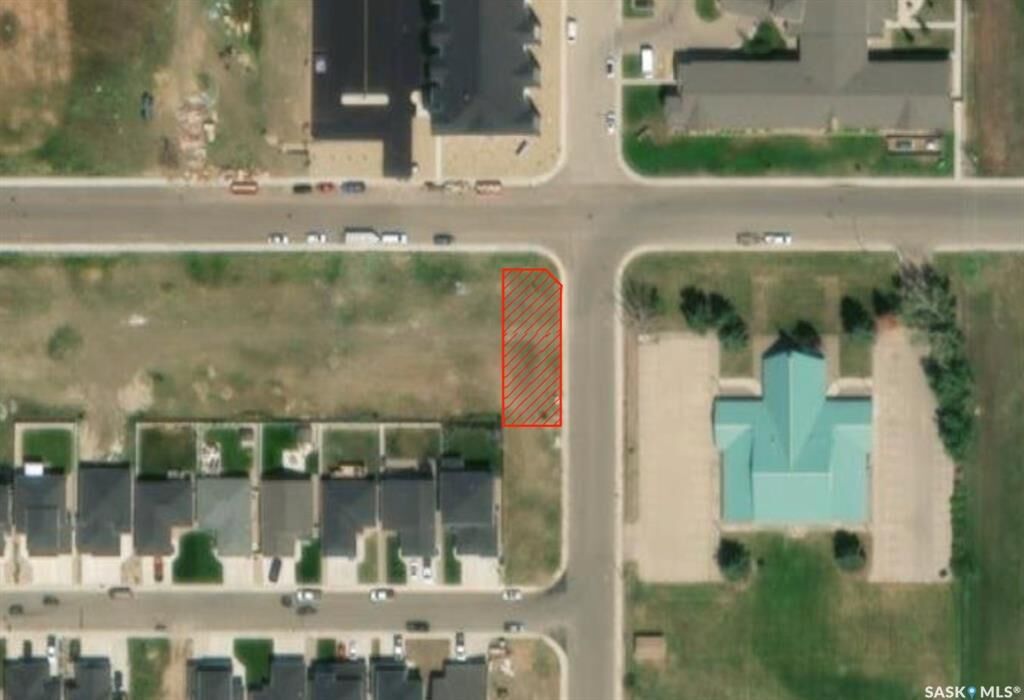 Property Photo:  919 West Park Boulevard  SK S6J 0E5 