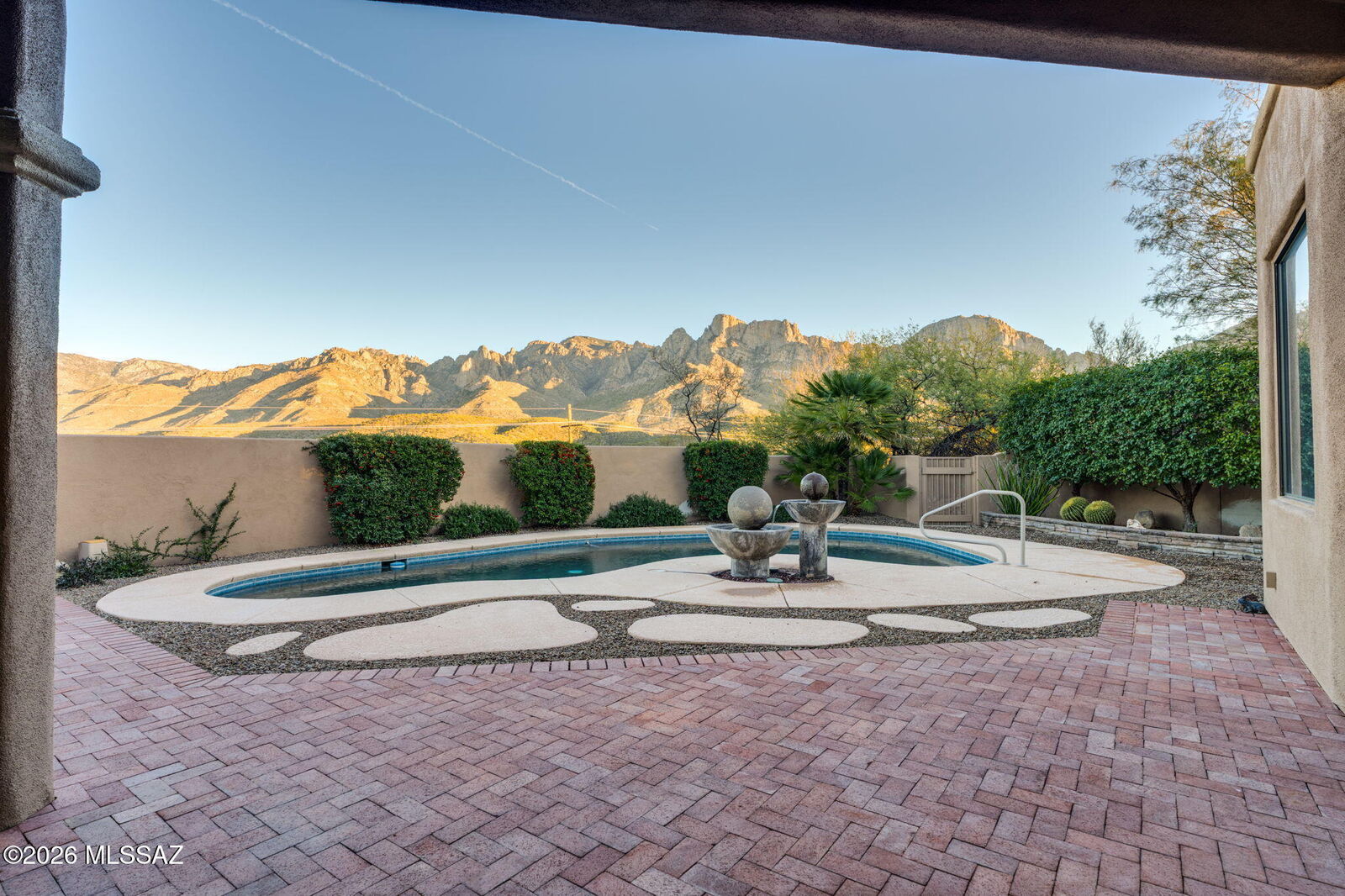 Property Photo: 11506 N Civano Place AZ 85737