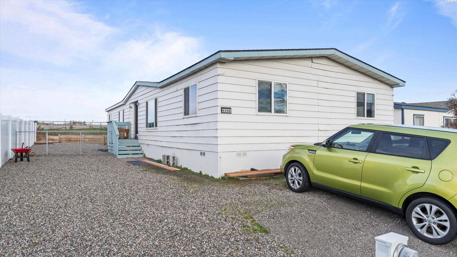 Property Photo:  6500 James St 567  WA 99353 