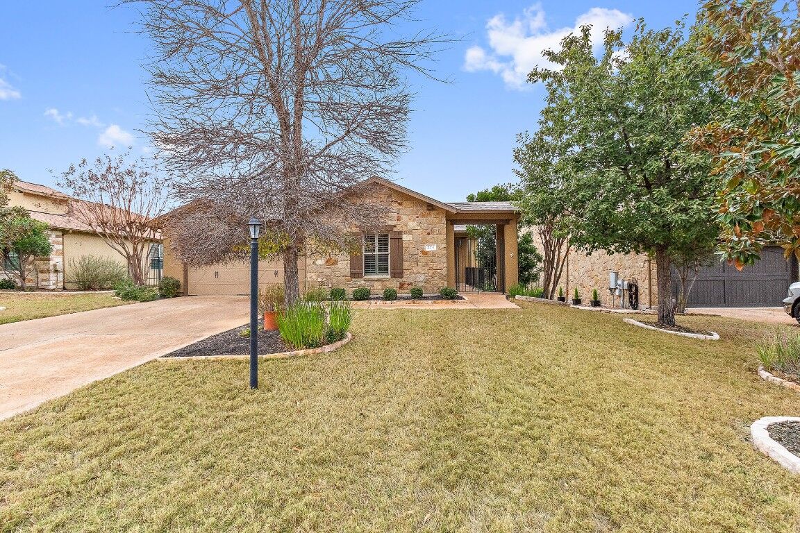 Property Photo:  224 Tavish Trail  TX 78738 