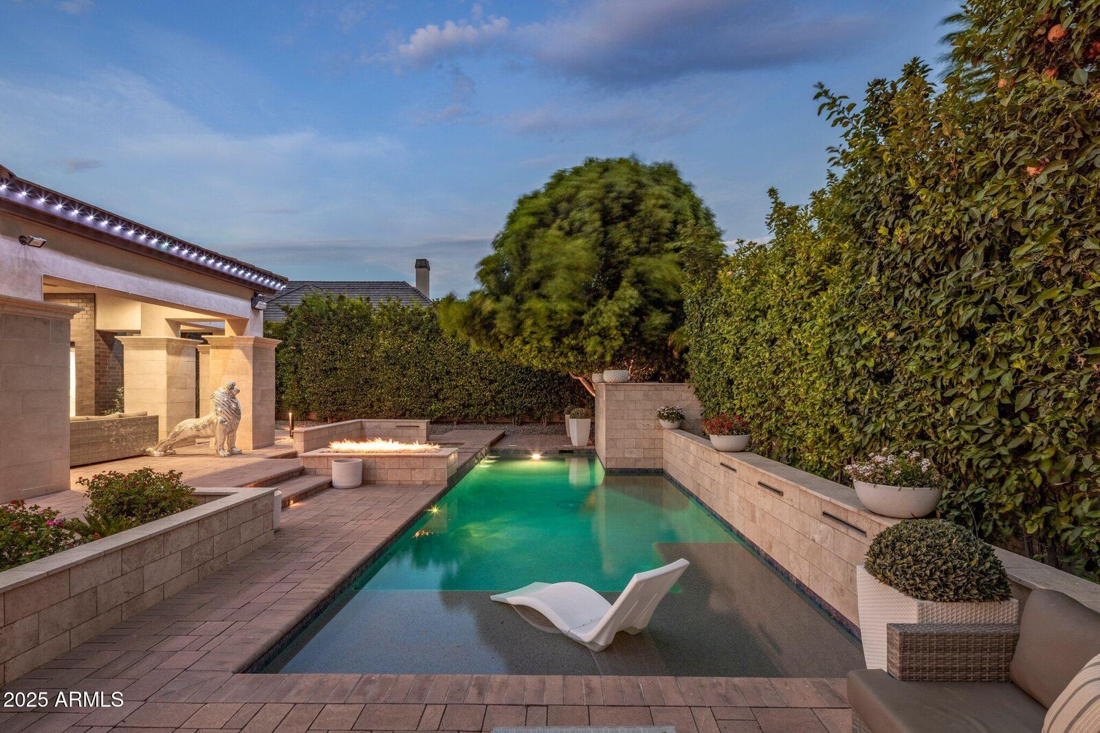 Property Photo:  2639 E Lovebird Lane  AZ 85297 