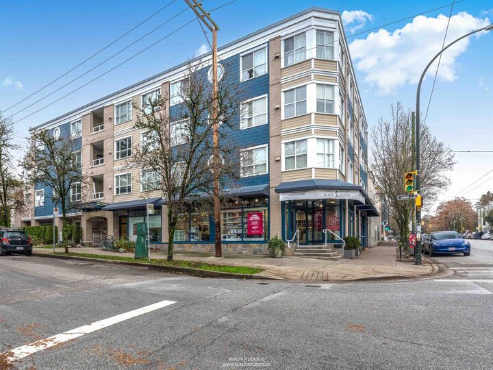 Property Photo:  1990 Dunbar Street 207  BC V6R 3M3 