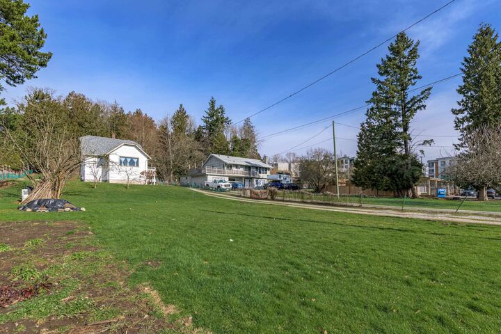 19957 68 Avenue — photo 1