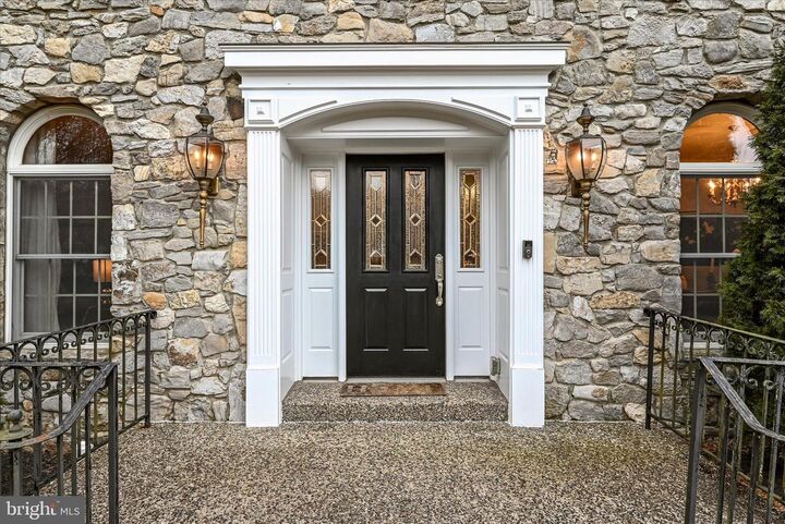 Property Photo: 819 Armistead Street VA 22601