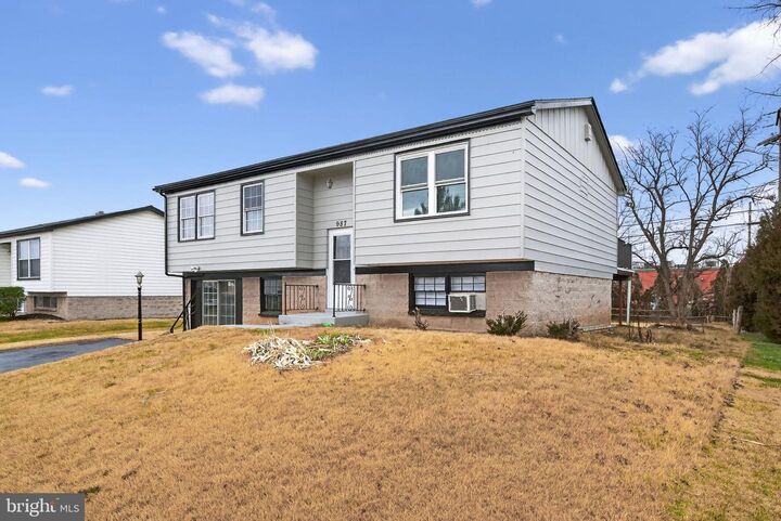 Property Photo: 987 Marbrook Lane PA 17404