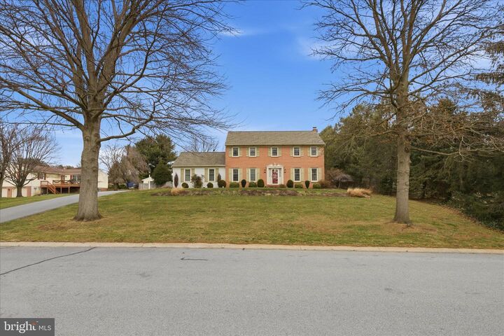 Property Photo:  546 Hi View Drive  PA 17543 