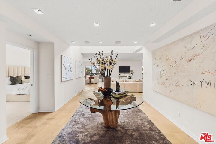 Property Photo:  110 Ocean Park Blvd  CA 90405 