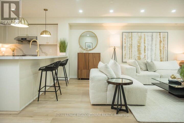 Property Photo:  3355 Thomas Street 10  ON L5M 0N7 