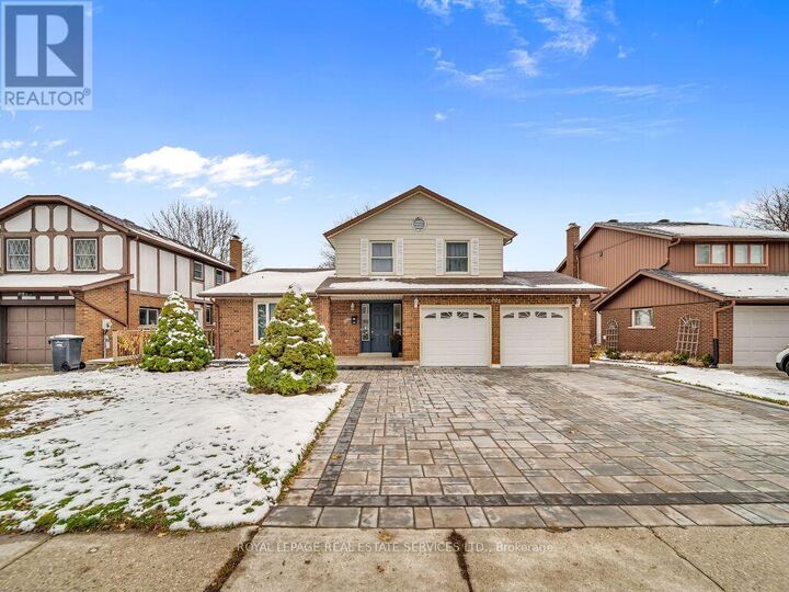 Property Photo:  305 Ironwood Road  ON N1G 3G2 