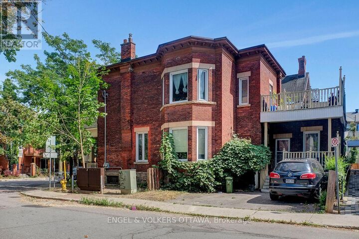 Property Photo:  256 Kent Street North  ON K2P 2A2 
