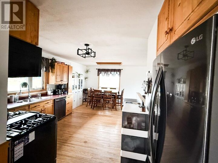 Property Photo:  8 John St  ON P0V 1T0 