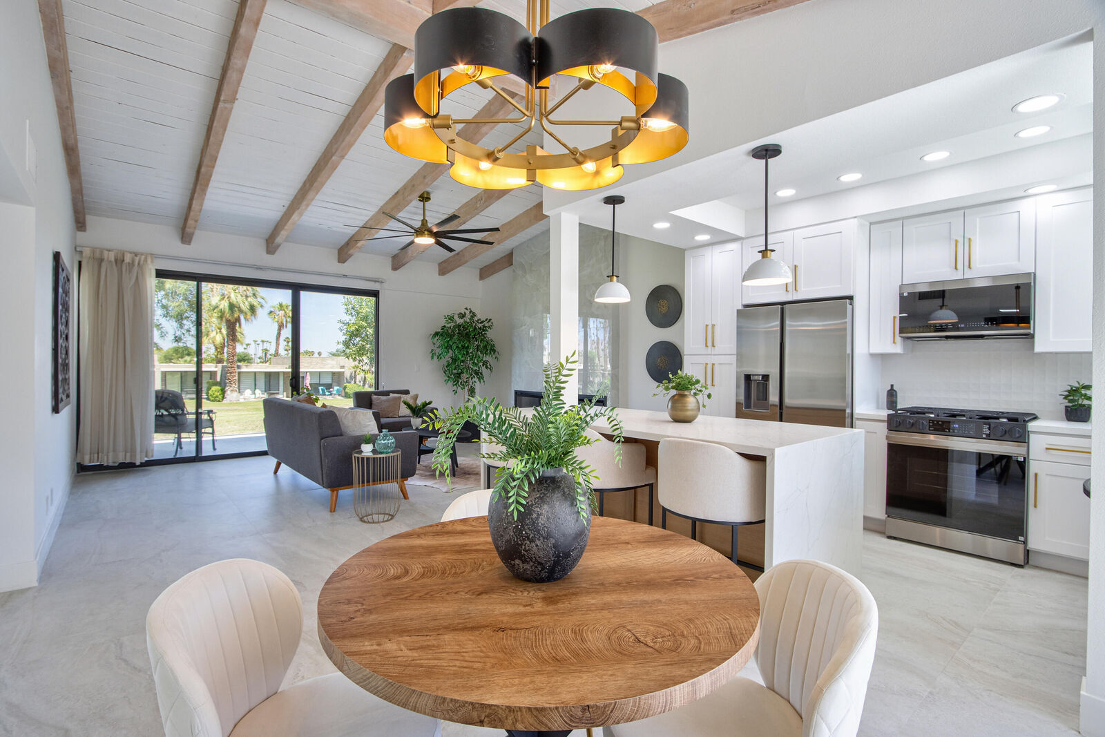 Property Photo:  842 N Calle De Pinos  CA 92262 