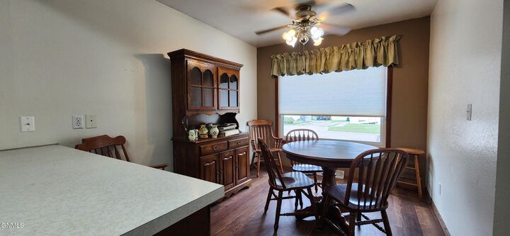 Property Photo: 207 Roosevelt Avenue ND 58576