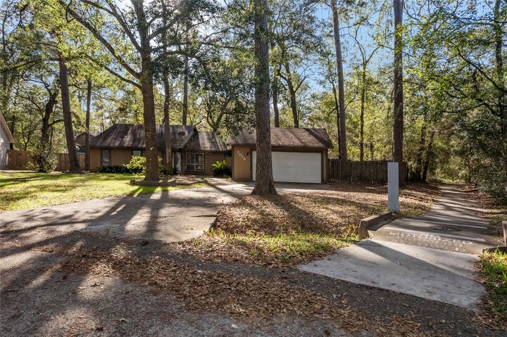 Property Photo: 2016 Royal Oak Place TX 77380