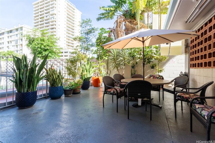 Property Photo:  236 Liliuokalani Avenue 102  HI 96815 