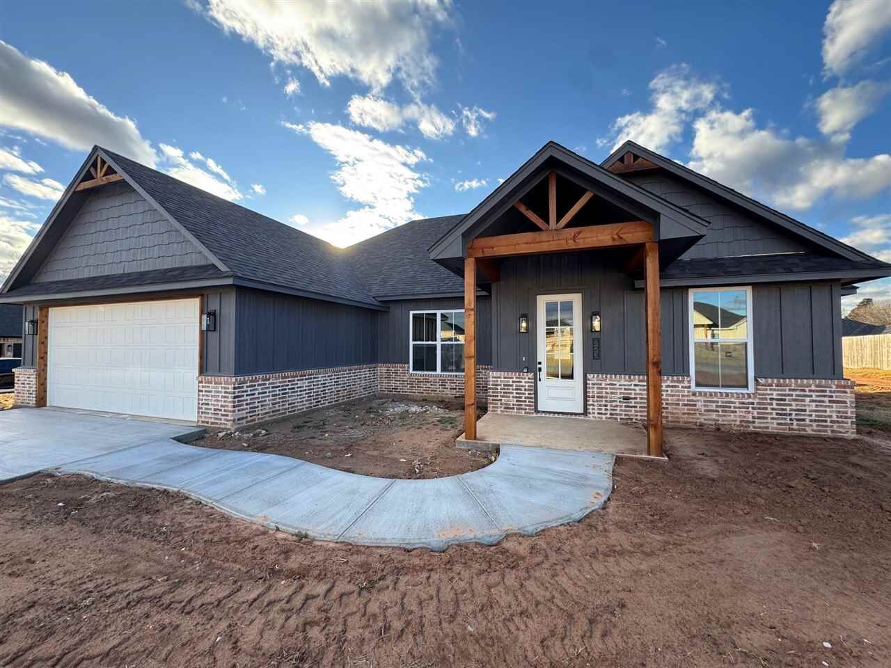 Property Photo: 223 Blakely Ln OK 73541