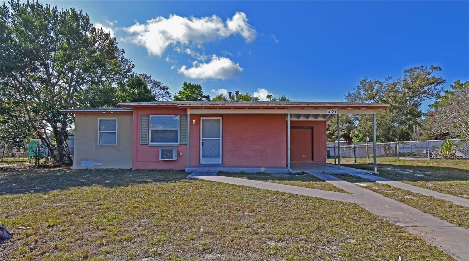 Property Photo: 421 Briarwood Lane FL 34606