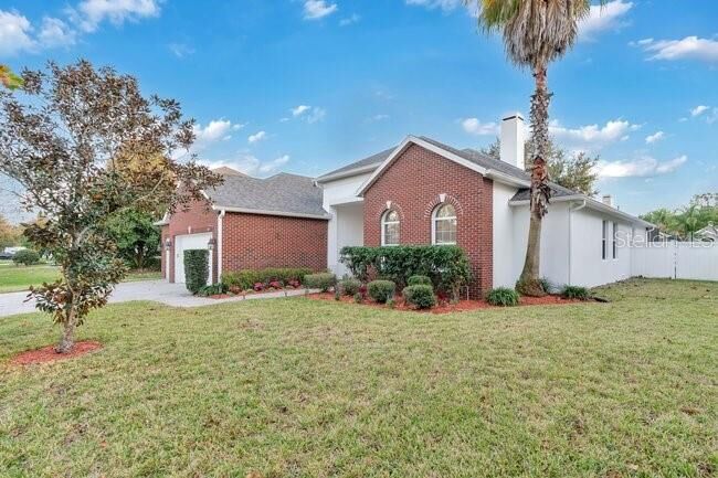 Property Photo:  101 Galileo Way  FL 32765 