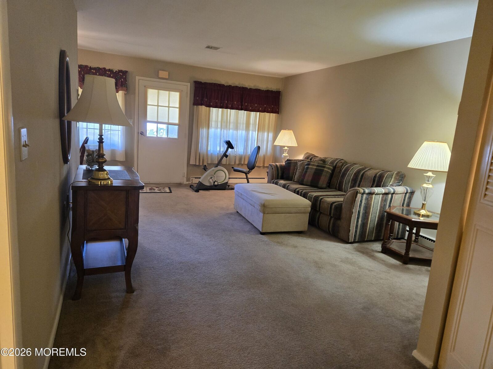 Property Photo:  