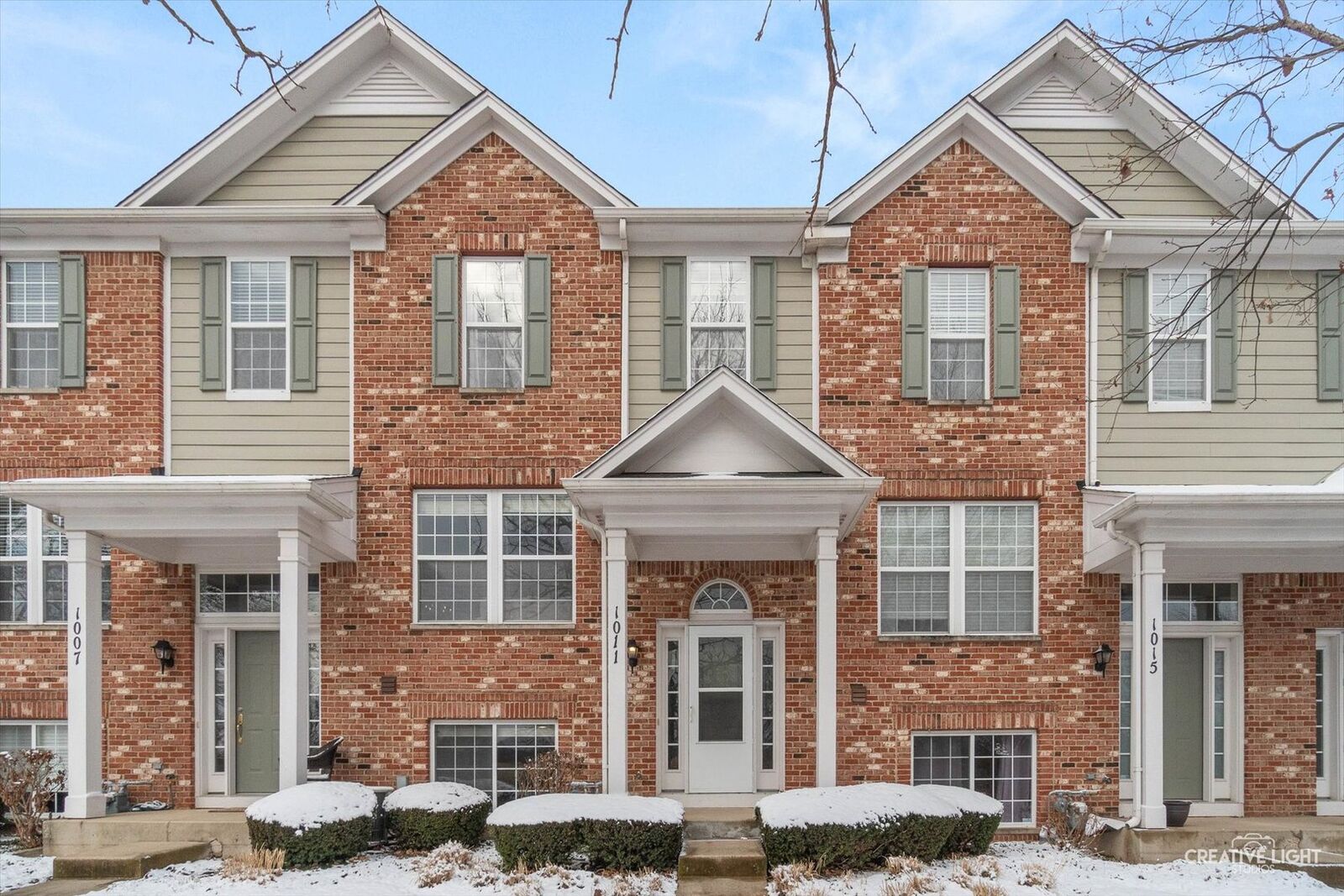 Property Photo: 1011 Reserve Drive IL 60124