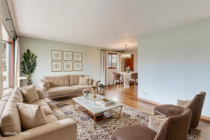 Property Photo:  601 E Hackberry Lane  IL 60056 