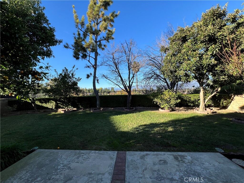 Property Photo:  9 Skyline Lane  CA 91766 