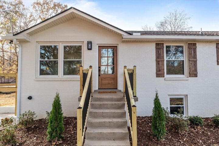 Property Photo:  110 E Circle Dr  TN 37029 