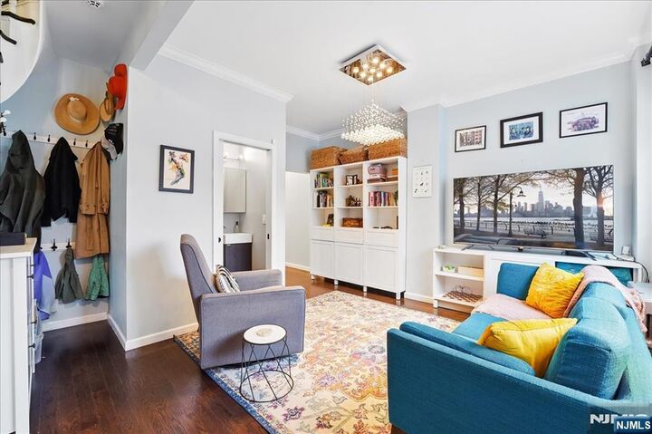 Property Photo:  106 Griffith Street 106  NJ 07307 