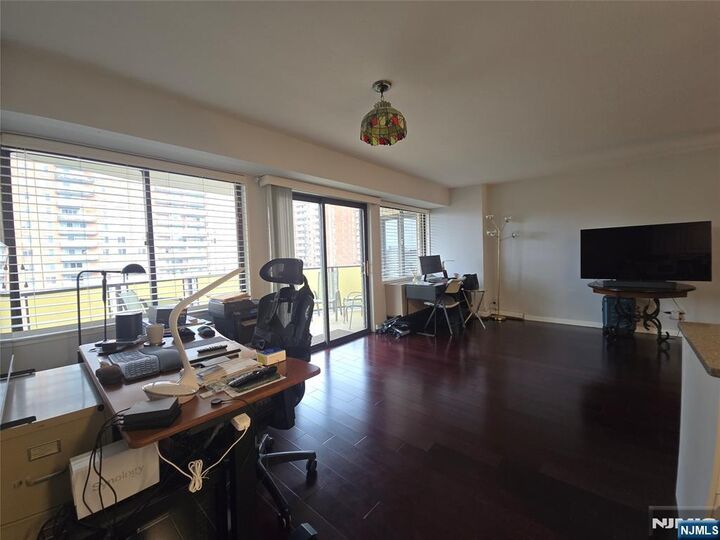 Property Photo:  150 Overlook Avenue 10H  NJ 07601 