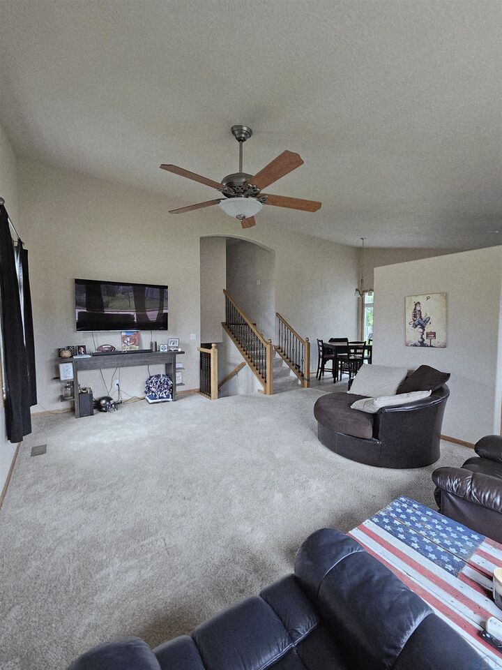 Property Photo:  707 Prairie Blvd  SD 57049 