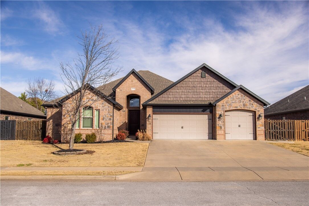 Property Photo:  6101 Woodbine Drive  AR 72758 