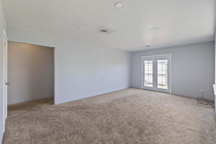 Property Photo:  2368 Redwood Avenue  OR 97527 