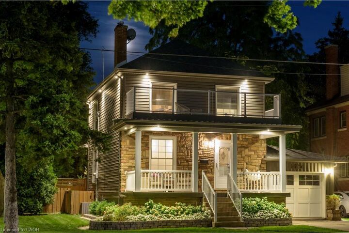 Property Photo:  232 Mountain Park Avenue  ON L8V 1A3 