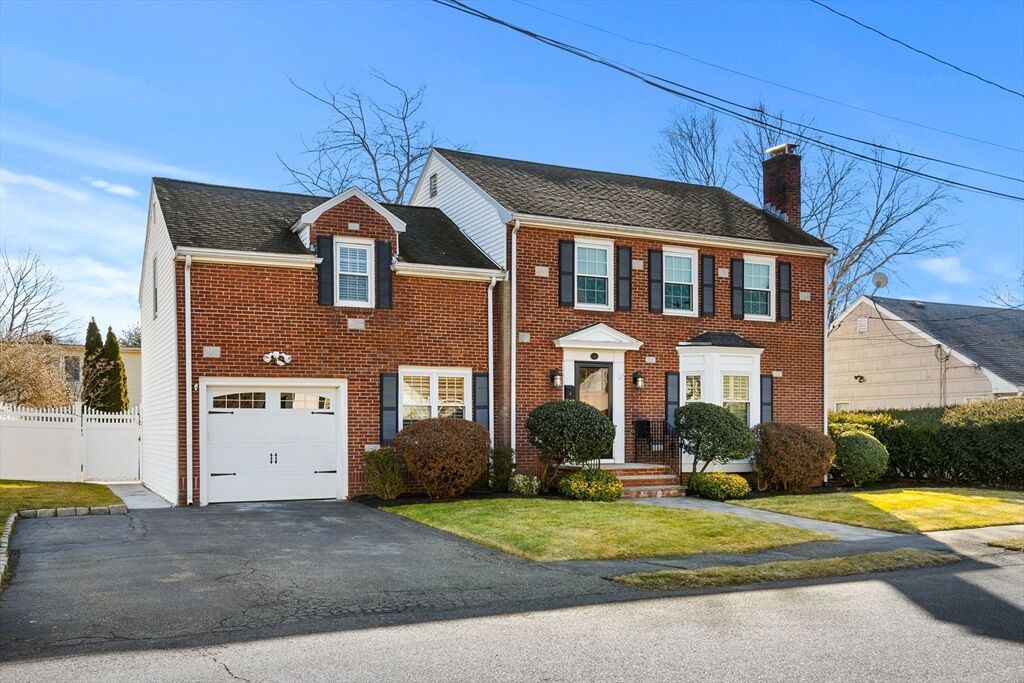 Property Photo:  4 Dean Rd  MA 01945 