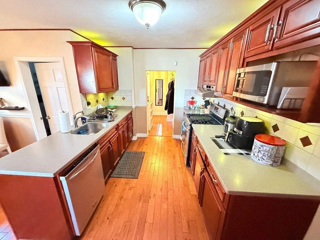 Property Photo:  4 Frye St  MA 01851 