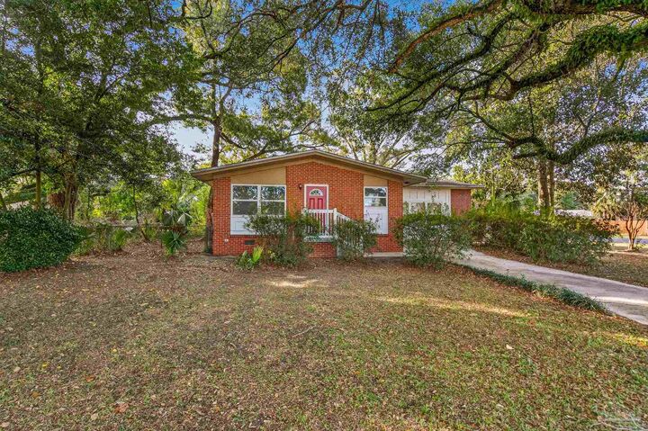 Property Photo:  233 Tonawanda Dr  FL 32506 