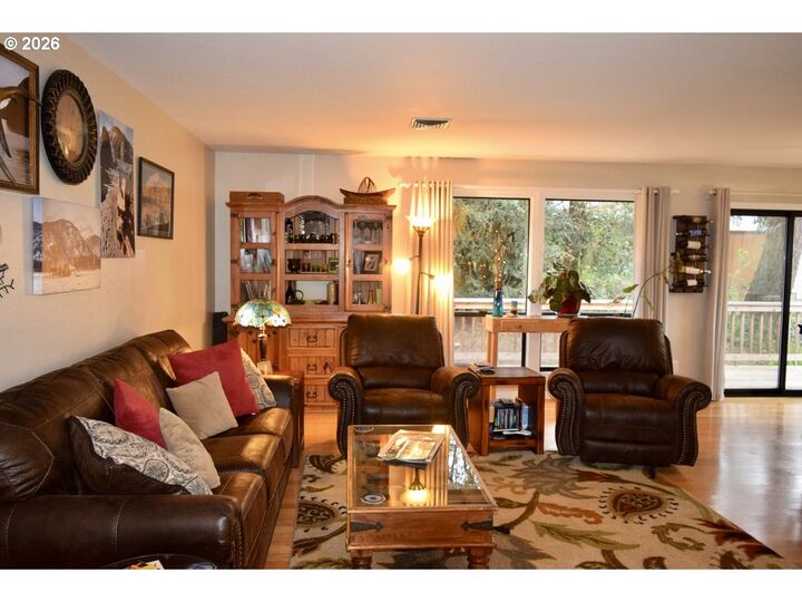 Property Photo:  728 Easy St  OR 97415 