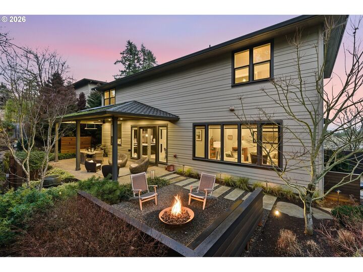 Property Photo:  2123 S Military Rd  OR 97219 