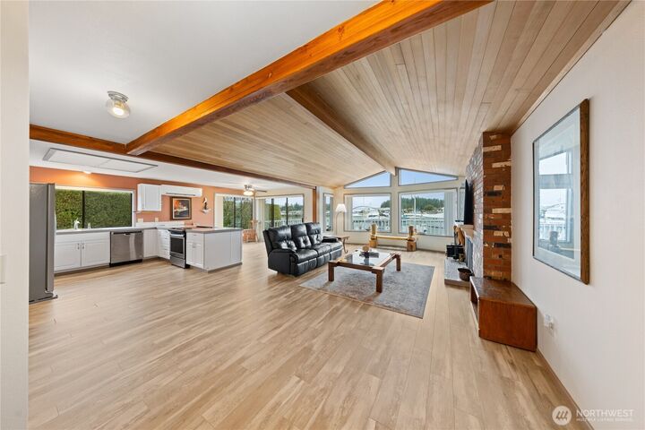 Property Photo:  858  Kalispell Drive  WA 98257 