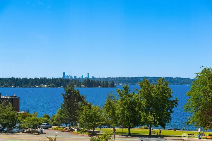 Property Photo: 10132 NE 59th Street C WA 98033